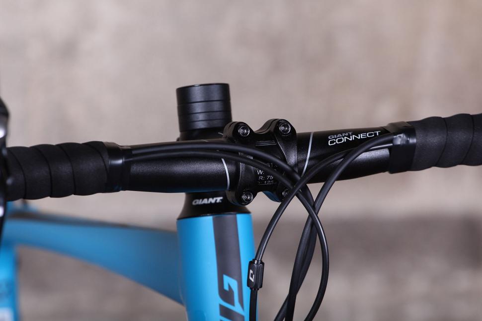 Giant Contend SL - bars 2.jpg