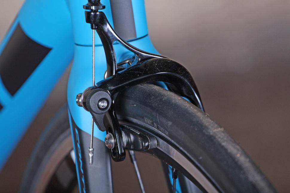Giant Contend SL - front brake.jpg