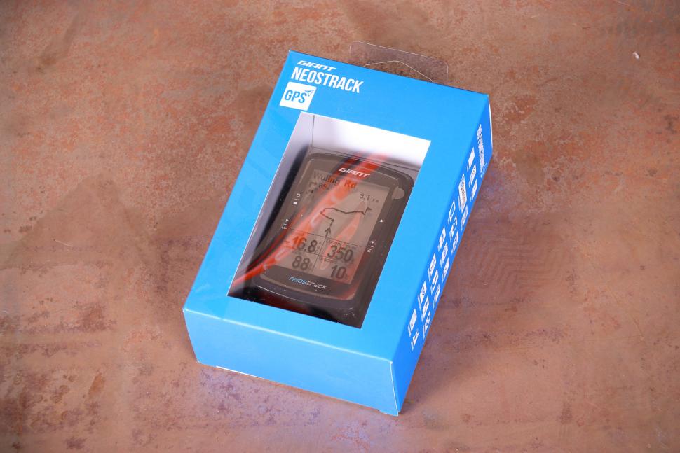 Giant Neostrack GPS Computer - boxed.jpg