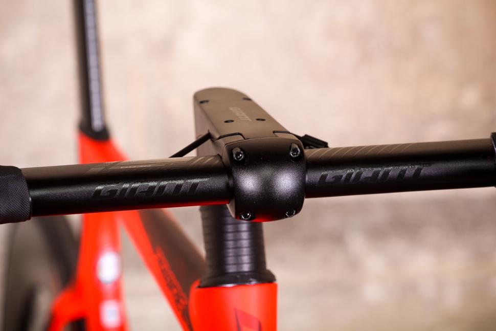 Giant Propel Advanced Disc - bars 2.jpg