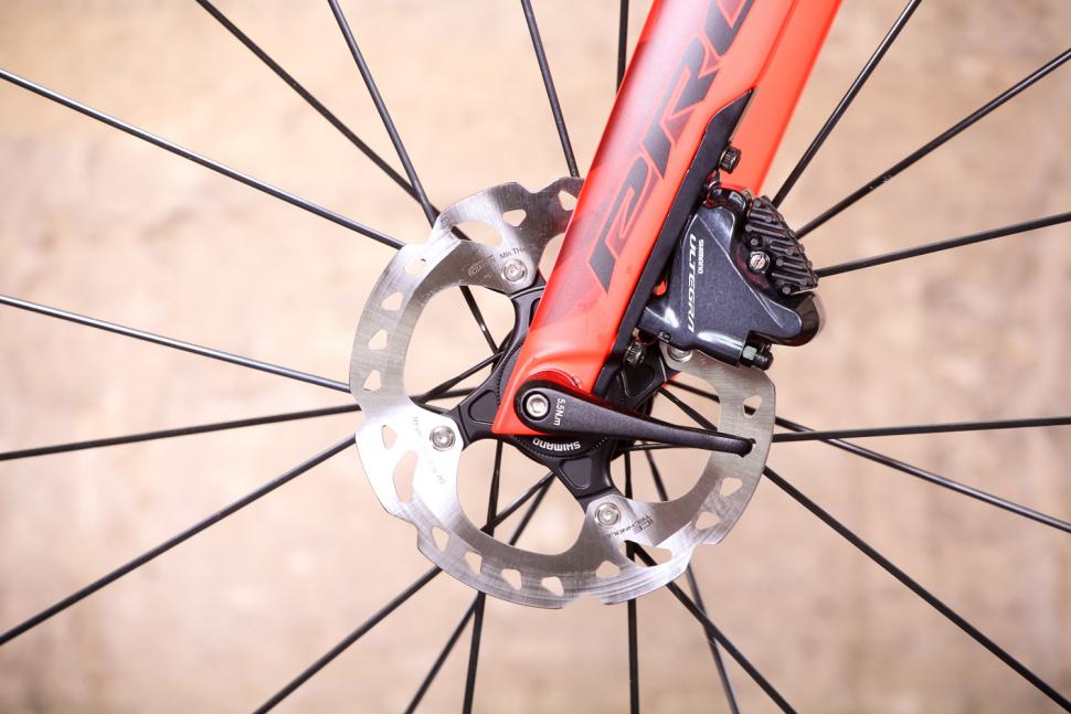 Giant Propel Advanced Disc - front disc brake.jpg