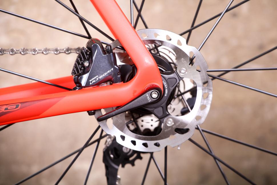Giant Propel Advanced Disc - rear disc brake.jpg