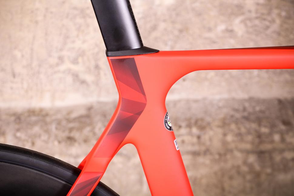 Giant Propel Advanced Disc - seat tube junction.jpg