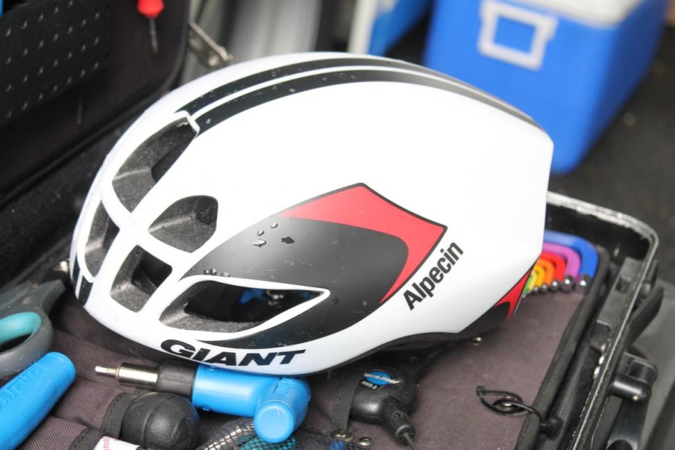 Giant Pursuit helmet  - 2.jpg
