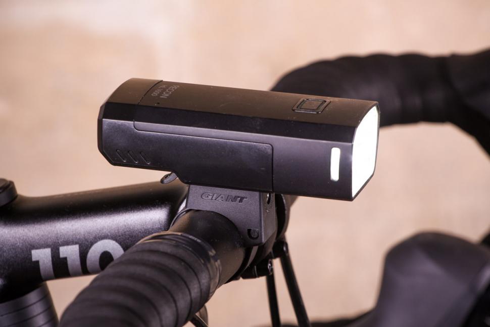 Giant Recon HL 1600 - side.jpg