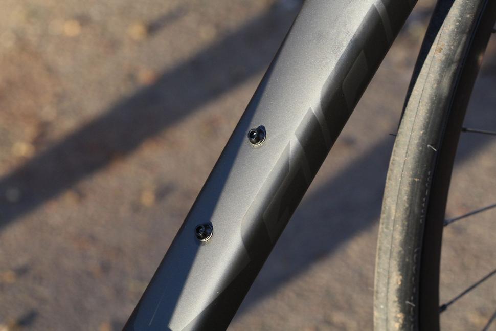 Giant TCR Advanced 2 Disc - bosses.jpg