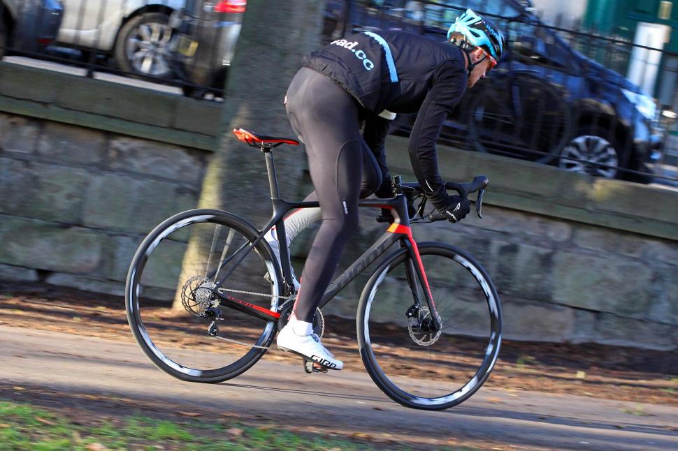 Giant TCR Advanced 2 Disc - riding 3.jpg