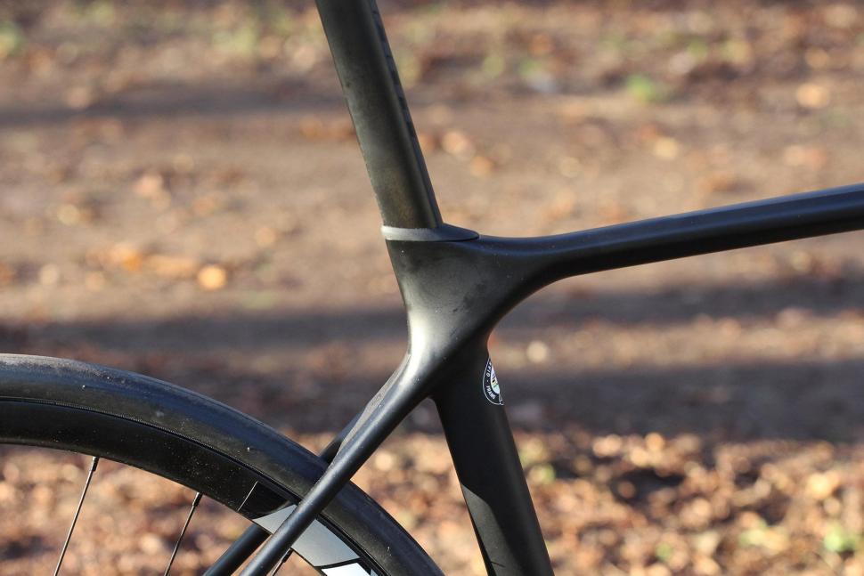 Giant TCR Advanced 2 Disc - seat tube junction.jpg
