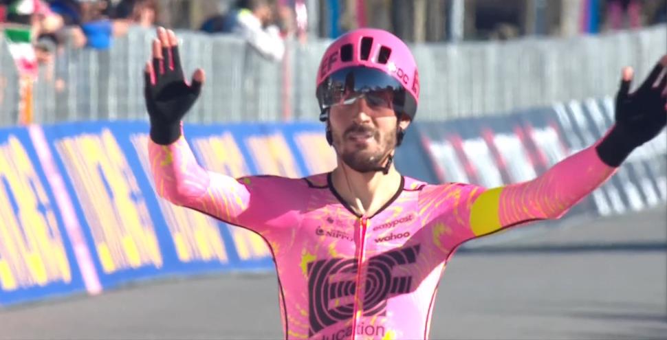 Alberto Bettiol wins Milano-Torino wearing TT helmet (Eurosport/Discovery)