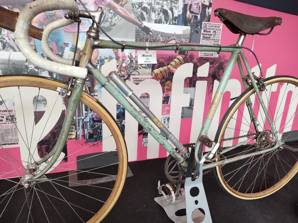 Giro 2022 1934 Bianchi - credit Ryan Mallon