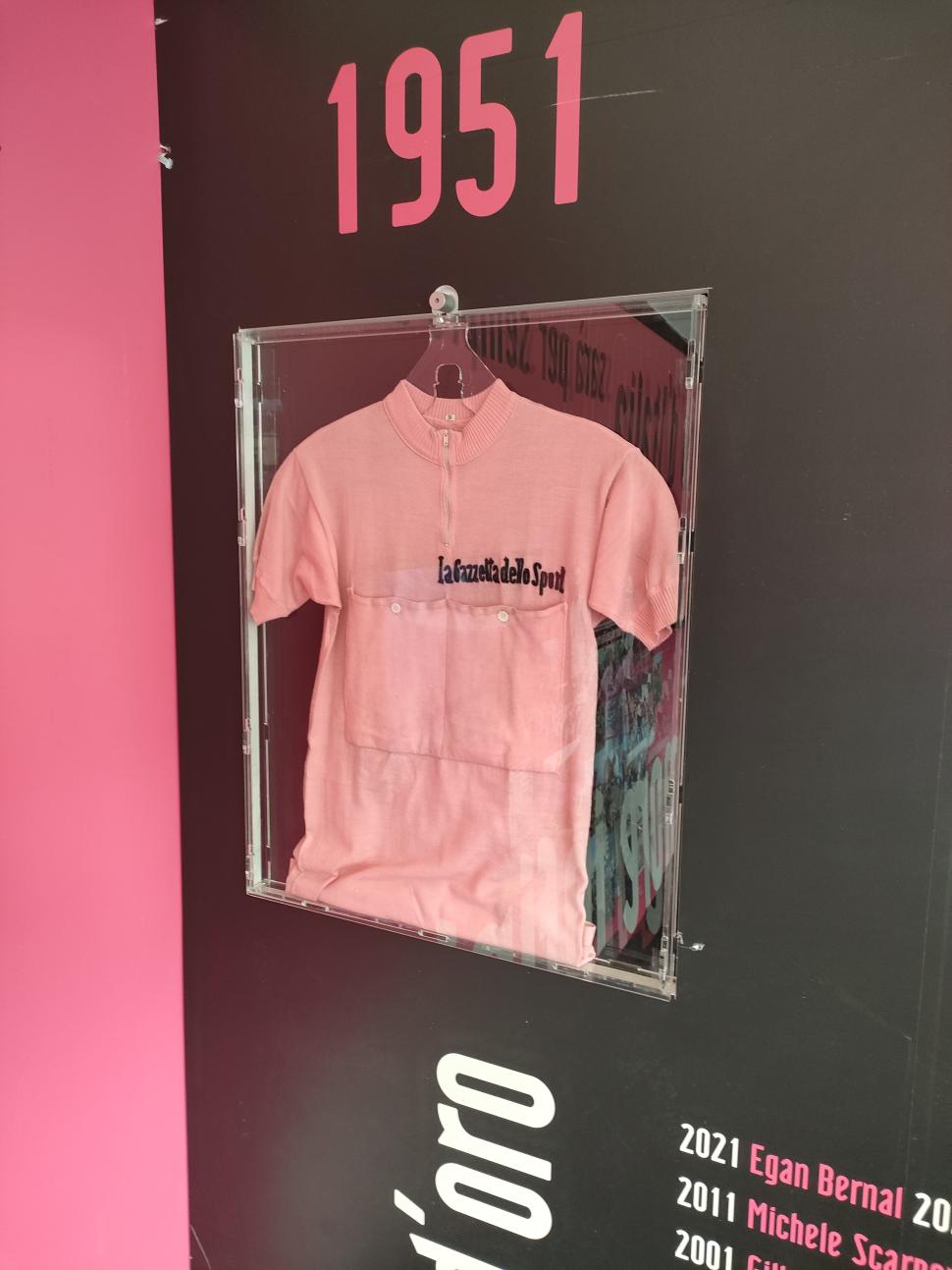 Giro 2022 Fiorenzo Magni pink jersey 1 - credit Ryan Mallon