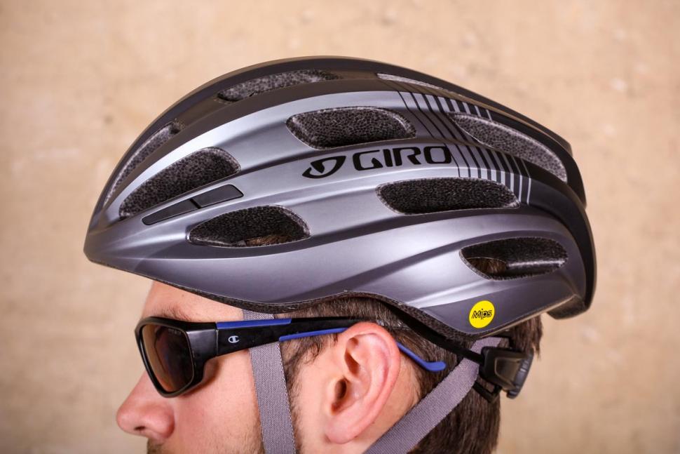 Giro Isode MIPS helmet - side 2.jpg