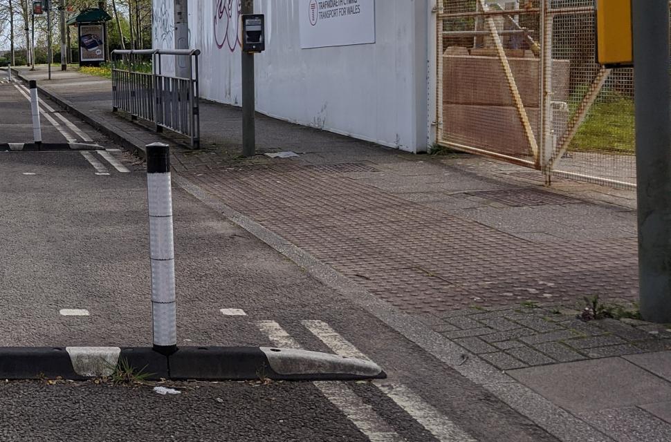 Cardiff cycle lane barrier (Wheels for Wellbeing/Twitter)