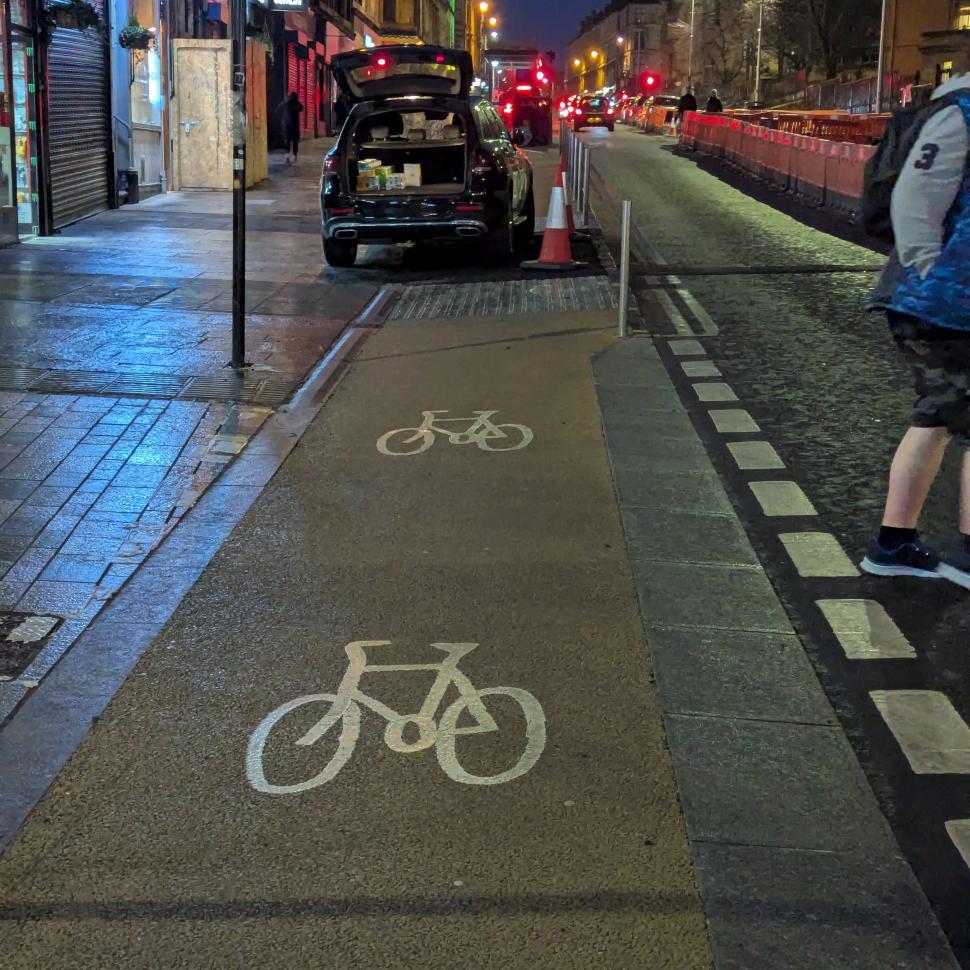 Byres Road cycle lane