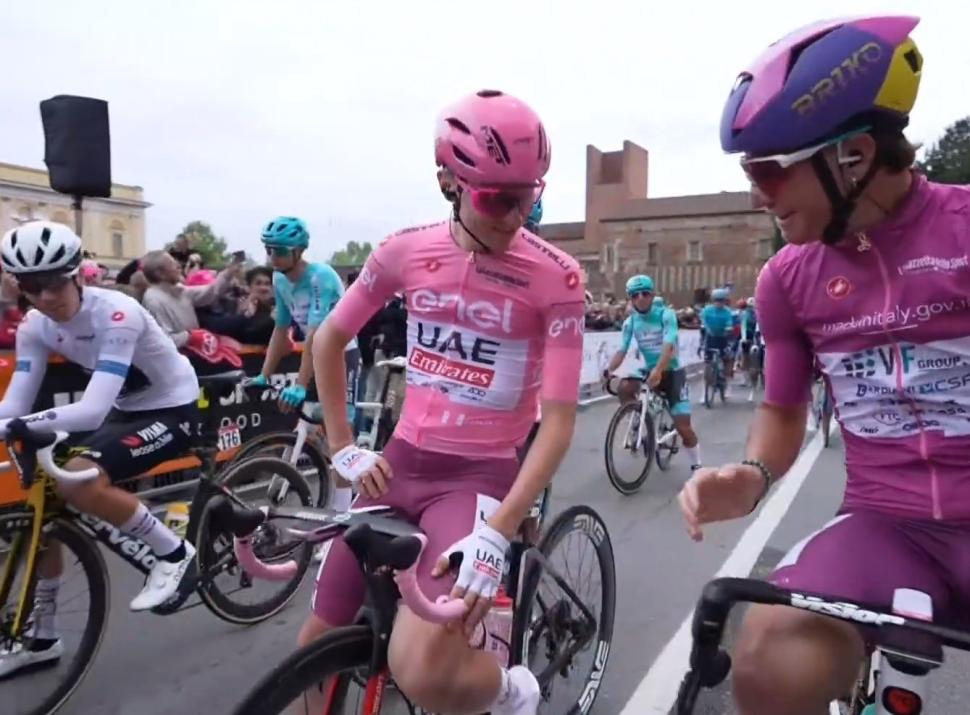 Tadej Pogačar shorts Giro d'Italia (Eurosport)