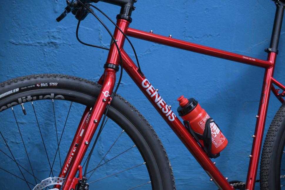 2024 Genesis Croix de Fer