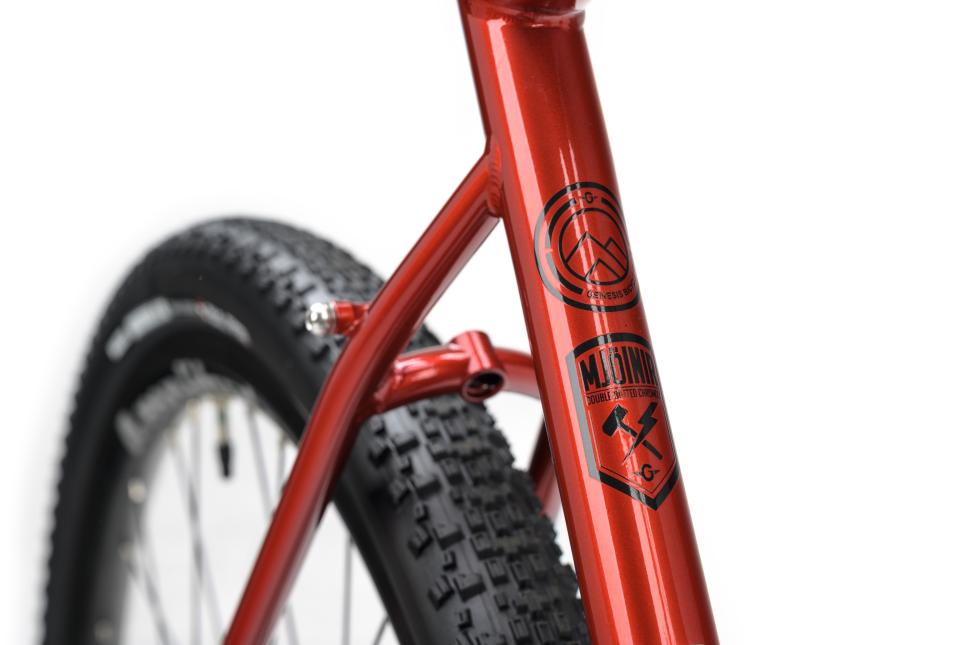 2024 Genesis Croix de Fer