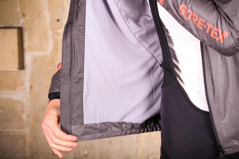 Gore C5 Gore-Tex Shakedry 1985 Insulated Jacket - inside.jpg