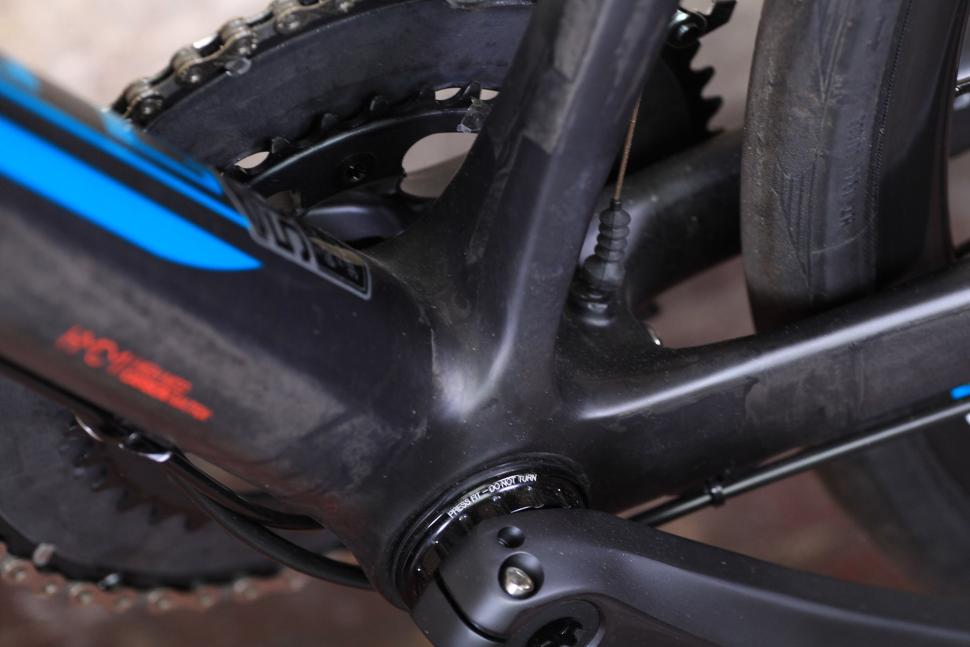 GT Grade - bottom bracket.jpg