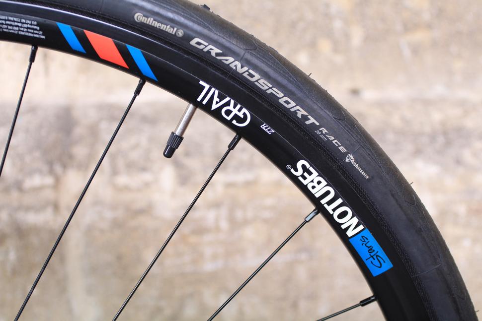 GT Grade - rim and tyre.jpg