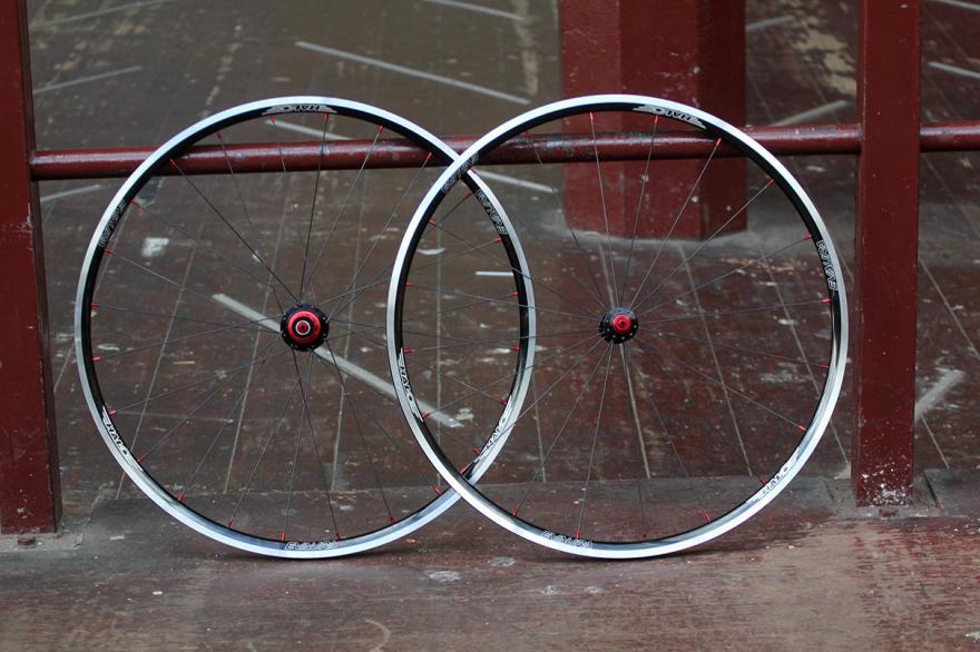 Halo Evaura 6D 700c wheelset.jpg