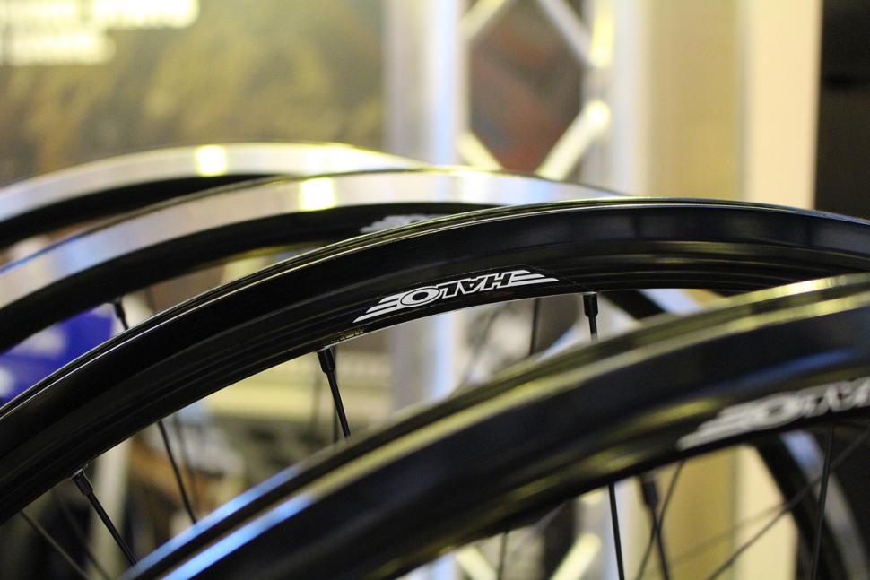 Halo White Line rims.jpg