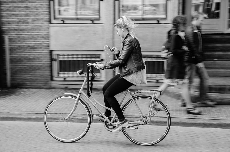 headphone cyclist Amsterdam