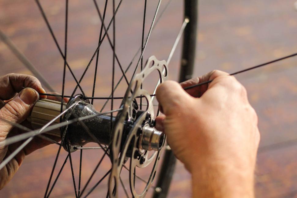 How to replace a spoke 04