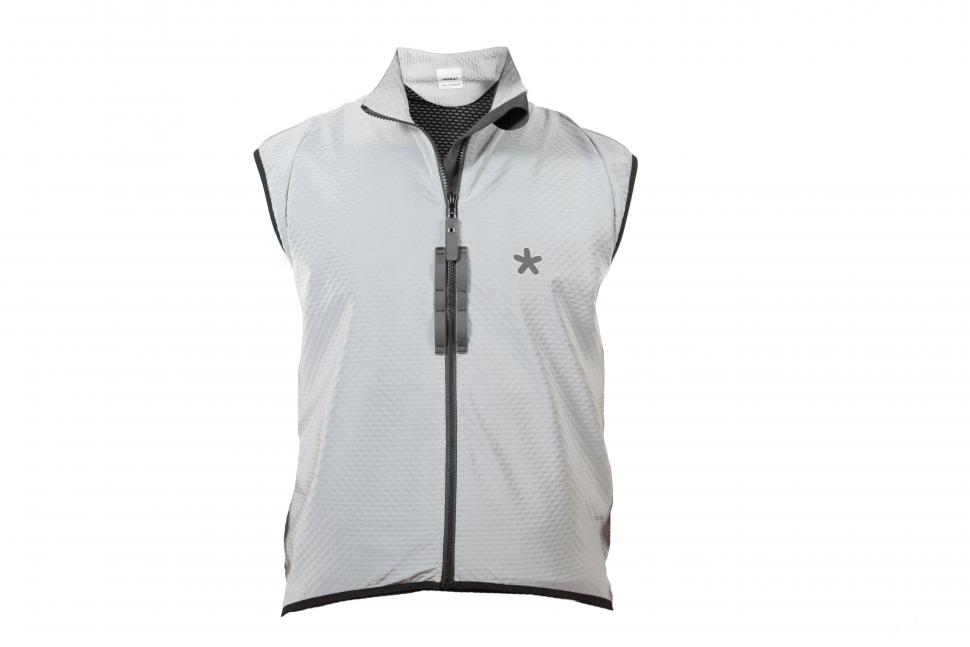 Huez_ Moon Rider Gilet.jpg