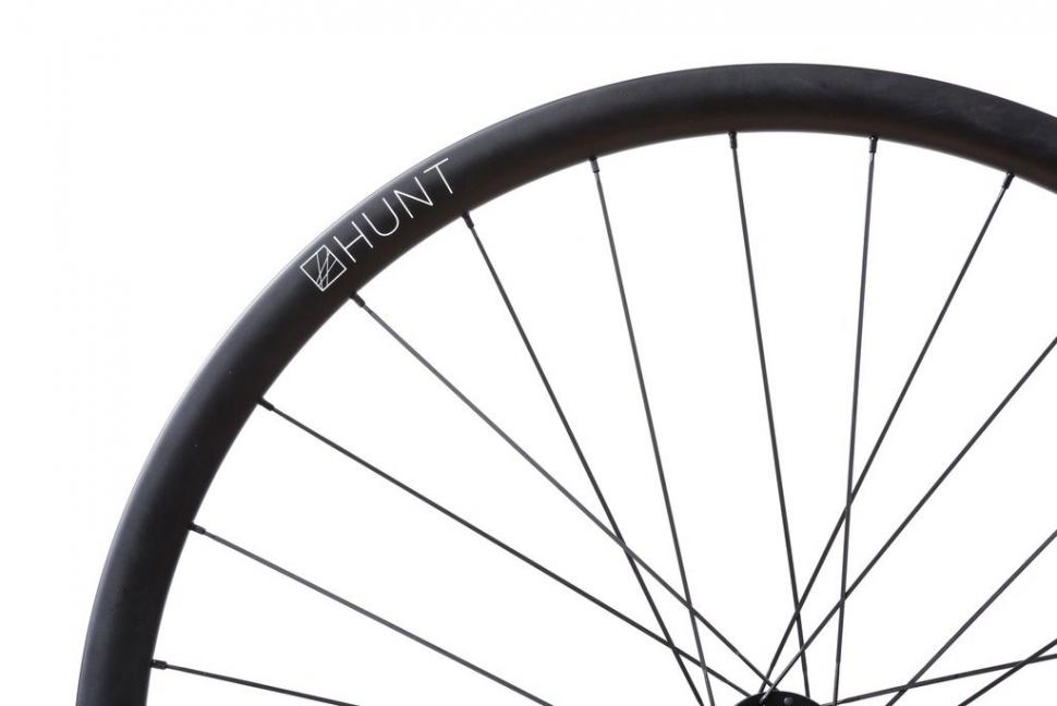 Hunt-30-Carbon-Gravel-Disc-Rim_a8cb4ace-2d4a-48b7-b1c5-f46d788a76ba_1024x1024 (1).jpg