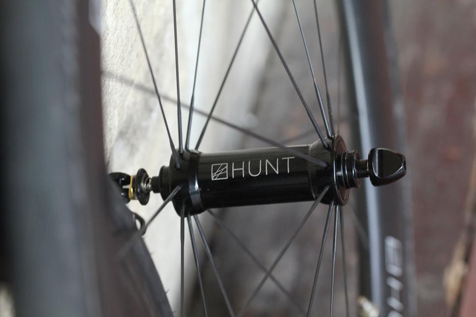 HUNT 50 Carbon Wide Disc - Front Hub.jpg