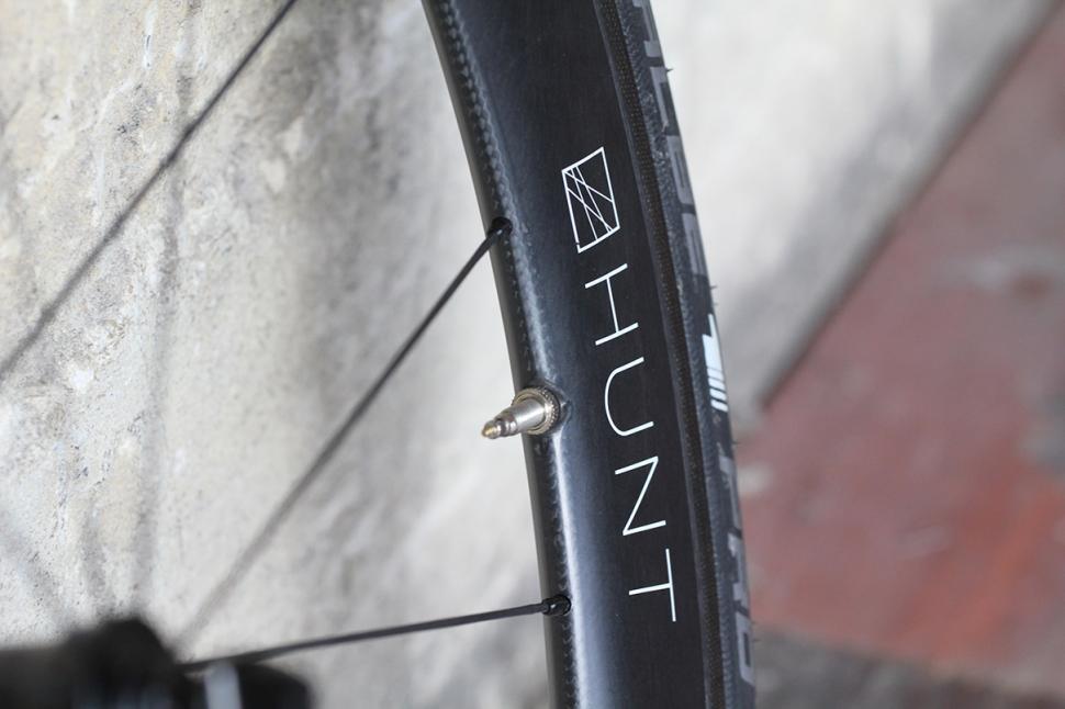 HUNT 50 Carbon Wide Disc - Spoke.jpg
