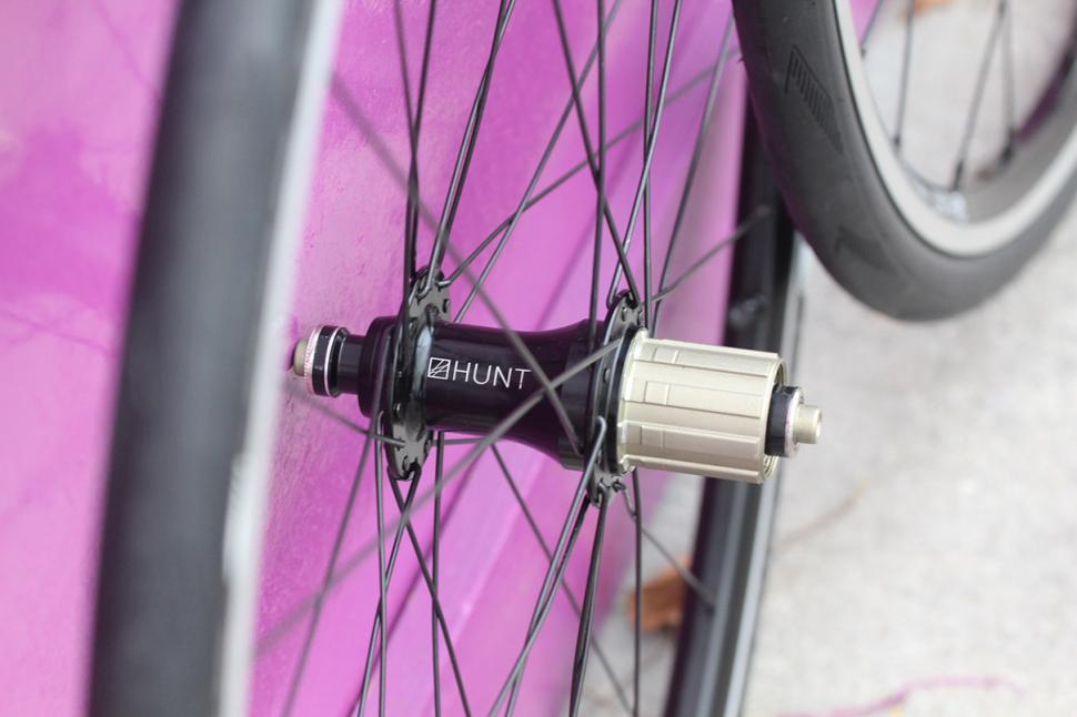 Hunt Dura Four Seasons - Rear Hub.jpg