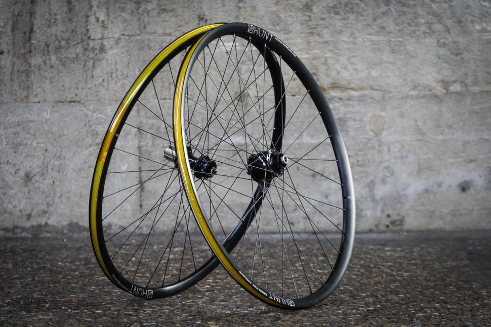 Hunt Superdura Dynamo Disc wheelset -1.jpg