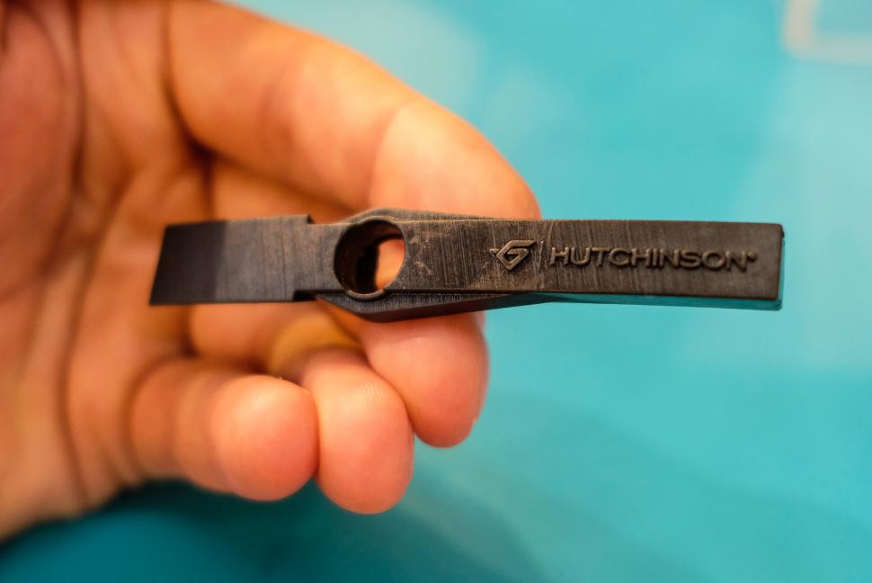 hutchinson tyre sensor-3.jpg
