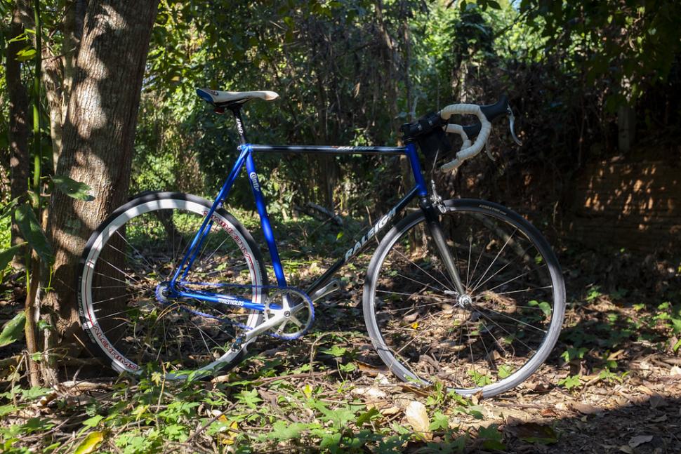 Steve Thomas Raleigh bike Steve Thomas riding mountain pass (credit Steve Thomas - SINGLE USE ONLY)