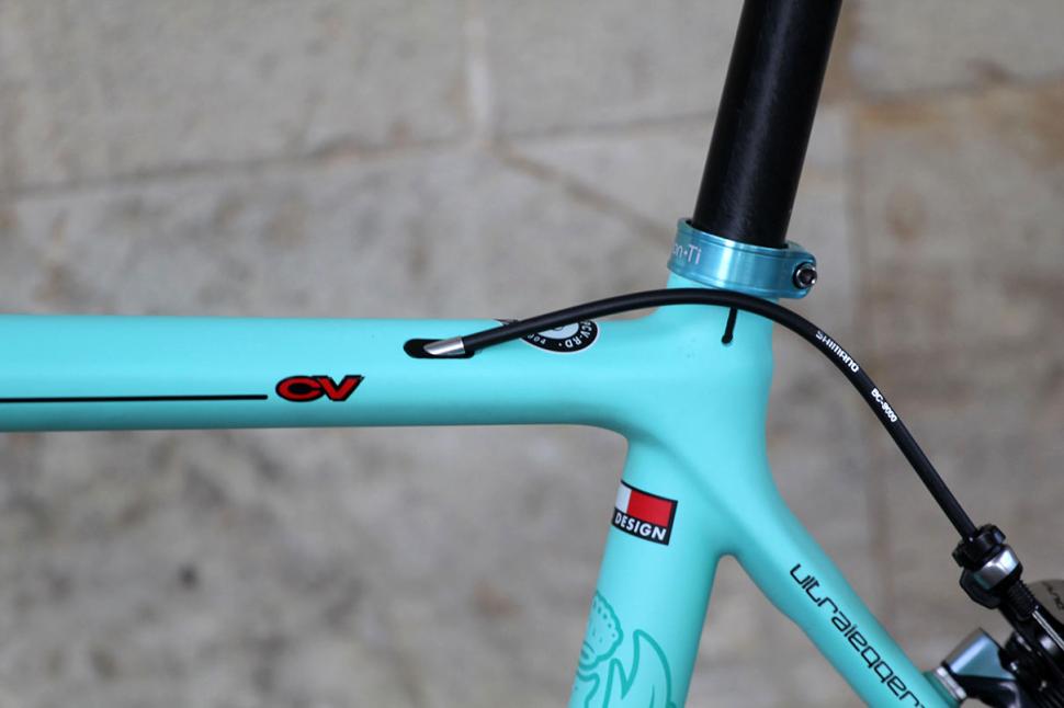 Bianchi Specialissima - cable route 2