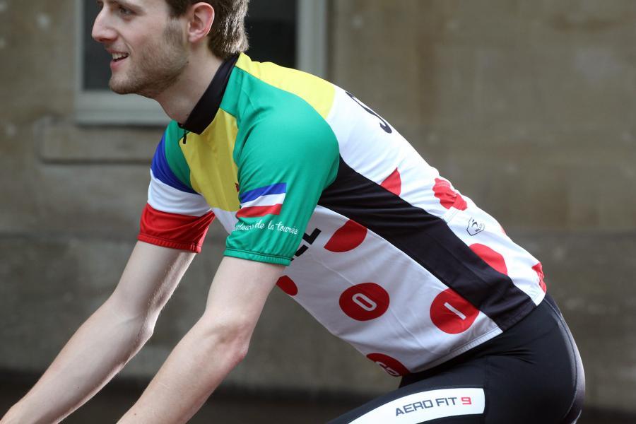 Sugoi La Tournee Jersey - on bike