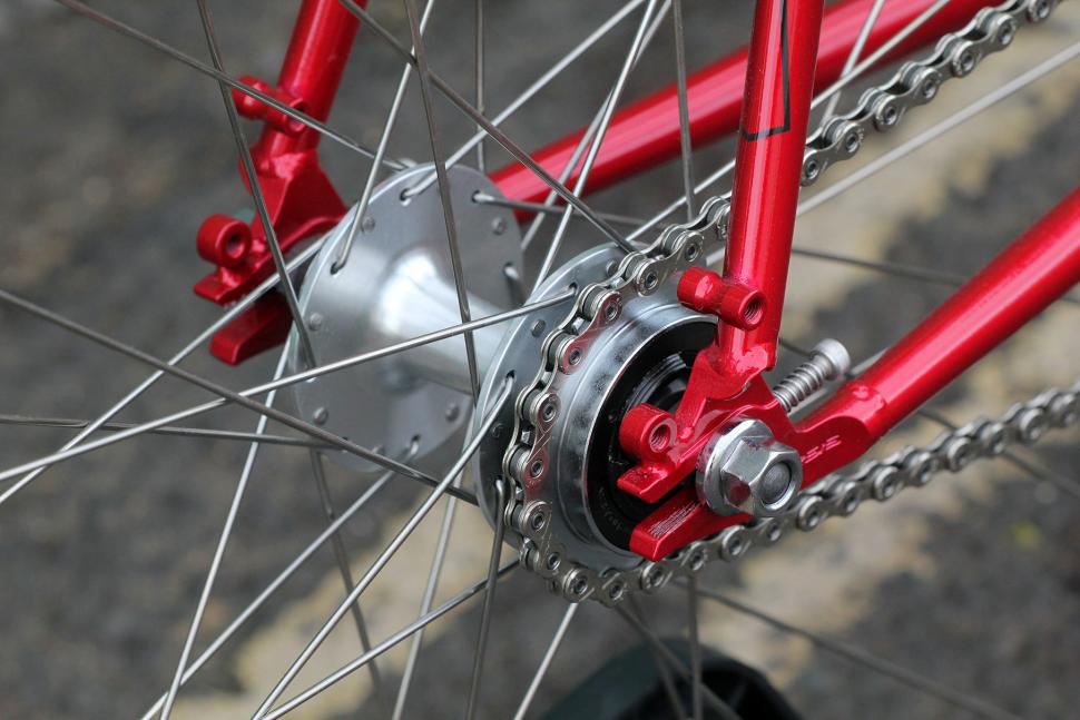 Genesis Flyer - rear hub