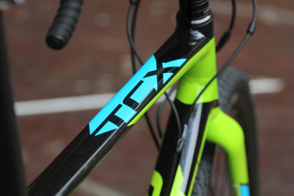 Giant TCX SLR1 - top tube