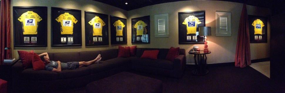 Lance Armstrong with his maillot jaunes