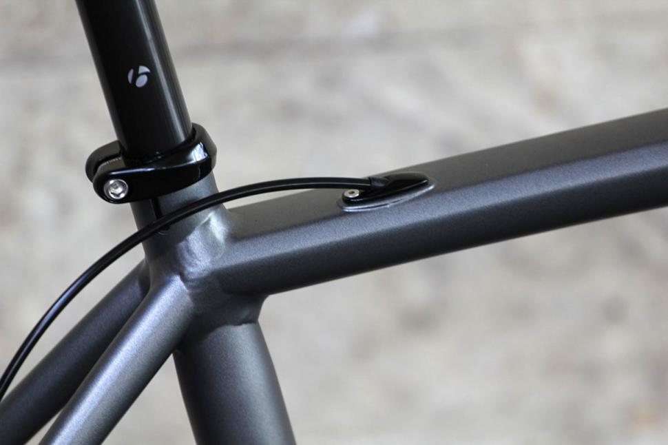 Trek Crockett 9 Disc - internal cabling