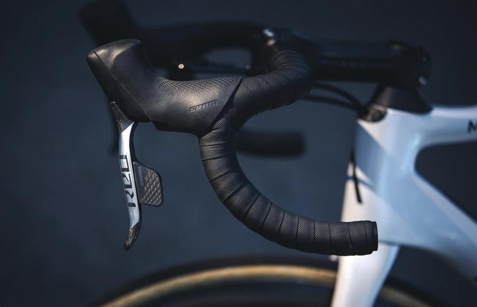 2023 Aurum Magma sram red
