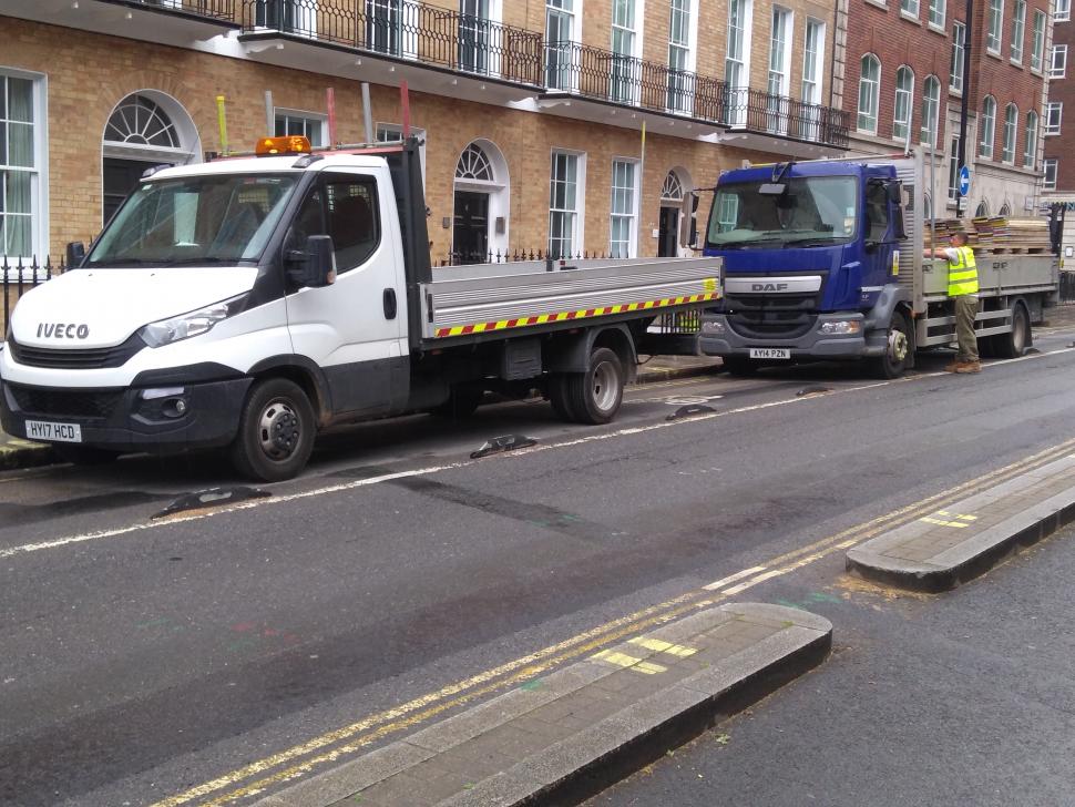 Scaffolders block bike lane (via Max de Sancha)