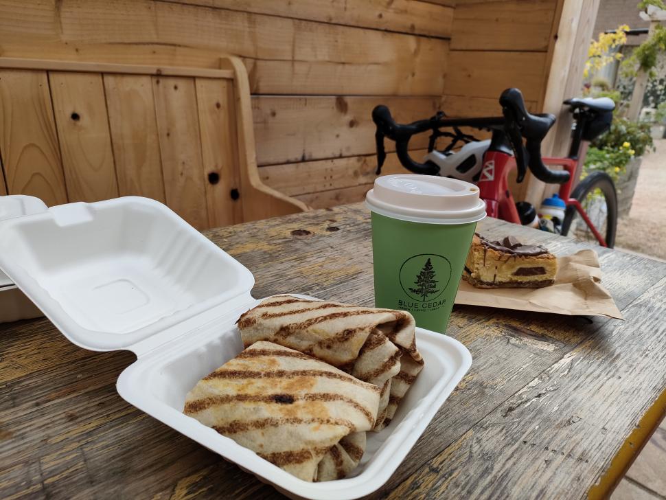 Komoot Coffee & Ride - Blue Cedar lunch