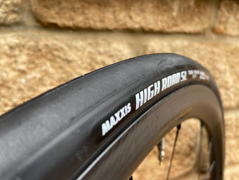 2020 Maxxis High Road SL - Tread