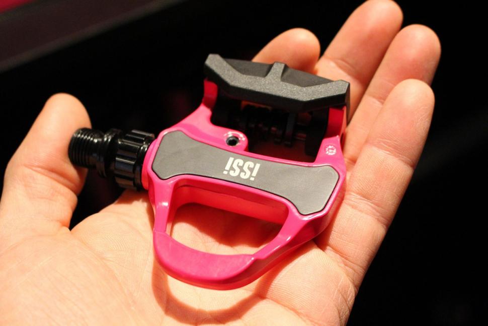 Issi road pedal.jpg