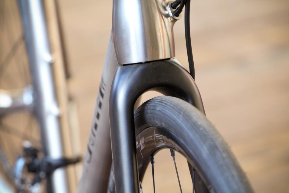 J Guillem Orient - fork clearance.jpg