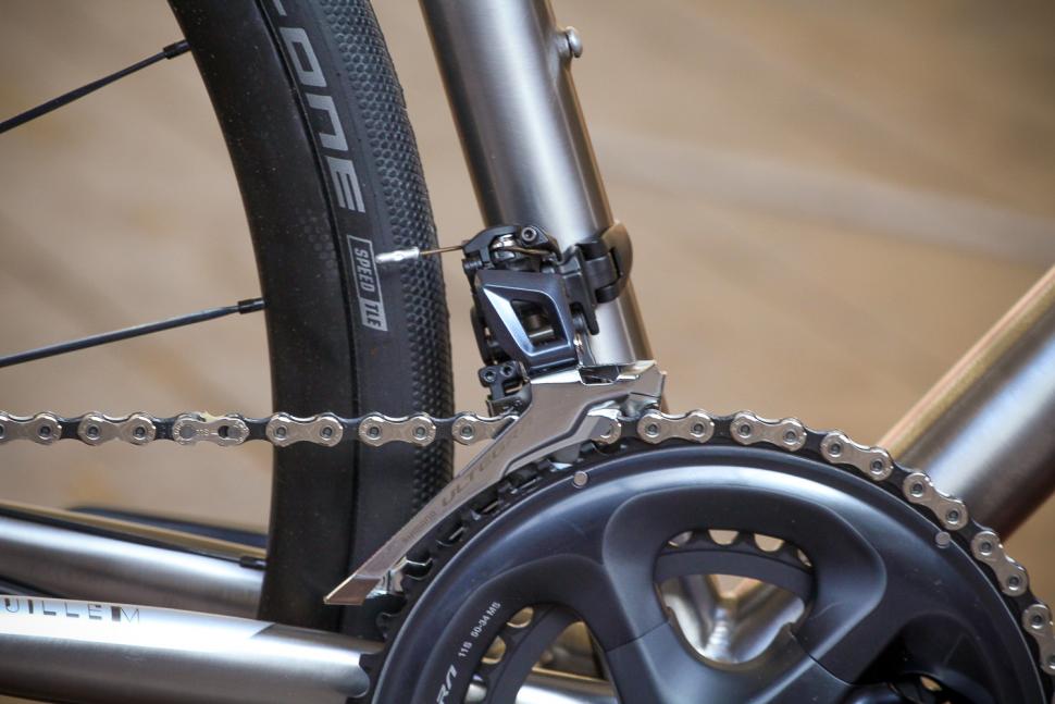 J Guillem Orient - front mech.jpg