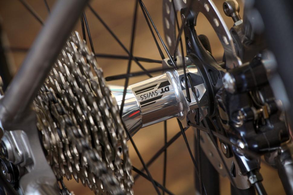 J Guillem Orient - rear hub.jpg